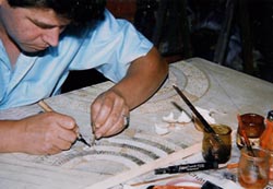Rémi Maillard, lacquer artist decorator – Application of egg shells